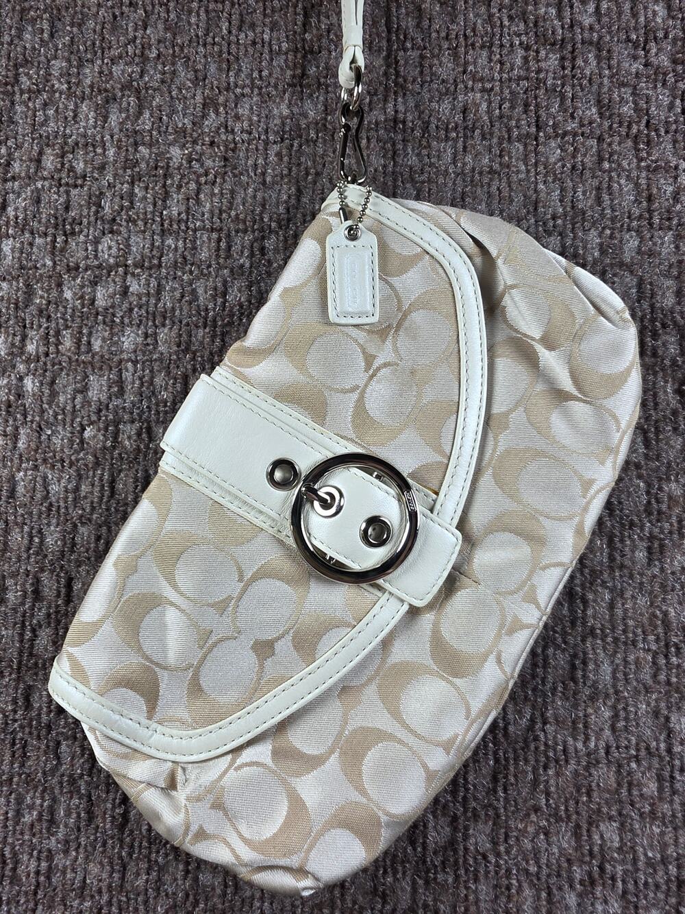 Vintage Coach Soho Signature Buckle Wristlet beige "C" monogram jacquard canvas